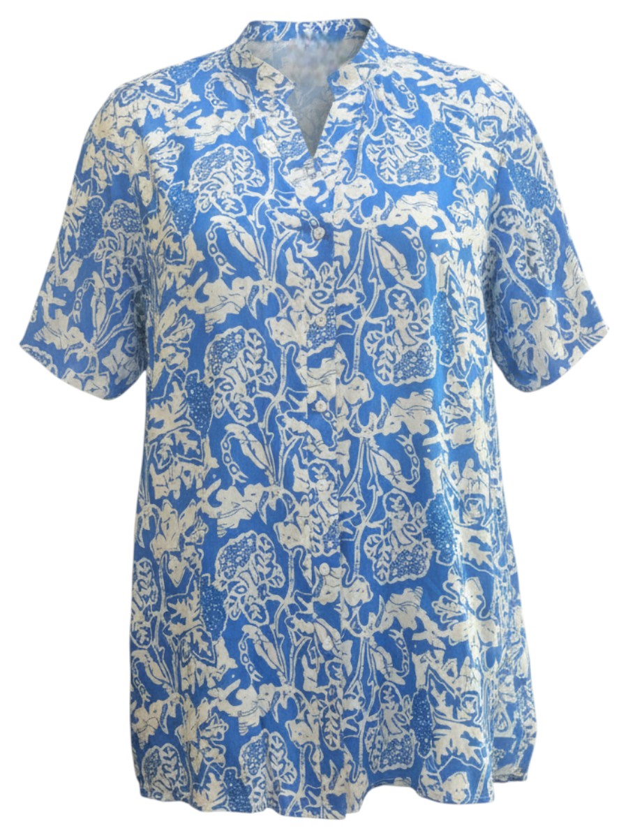 Austen Tunic - Blue Print featuring a lightweight mandarine collar and blue floral pattern, perfect for plus-size women.