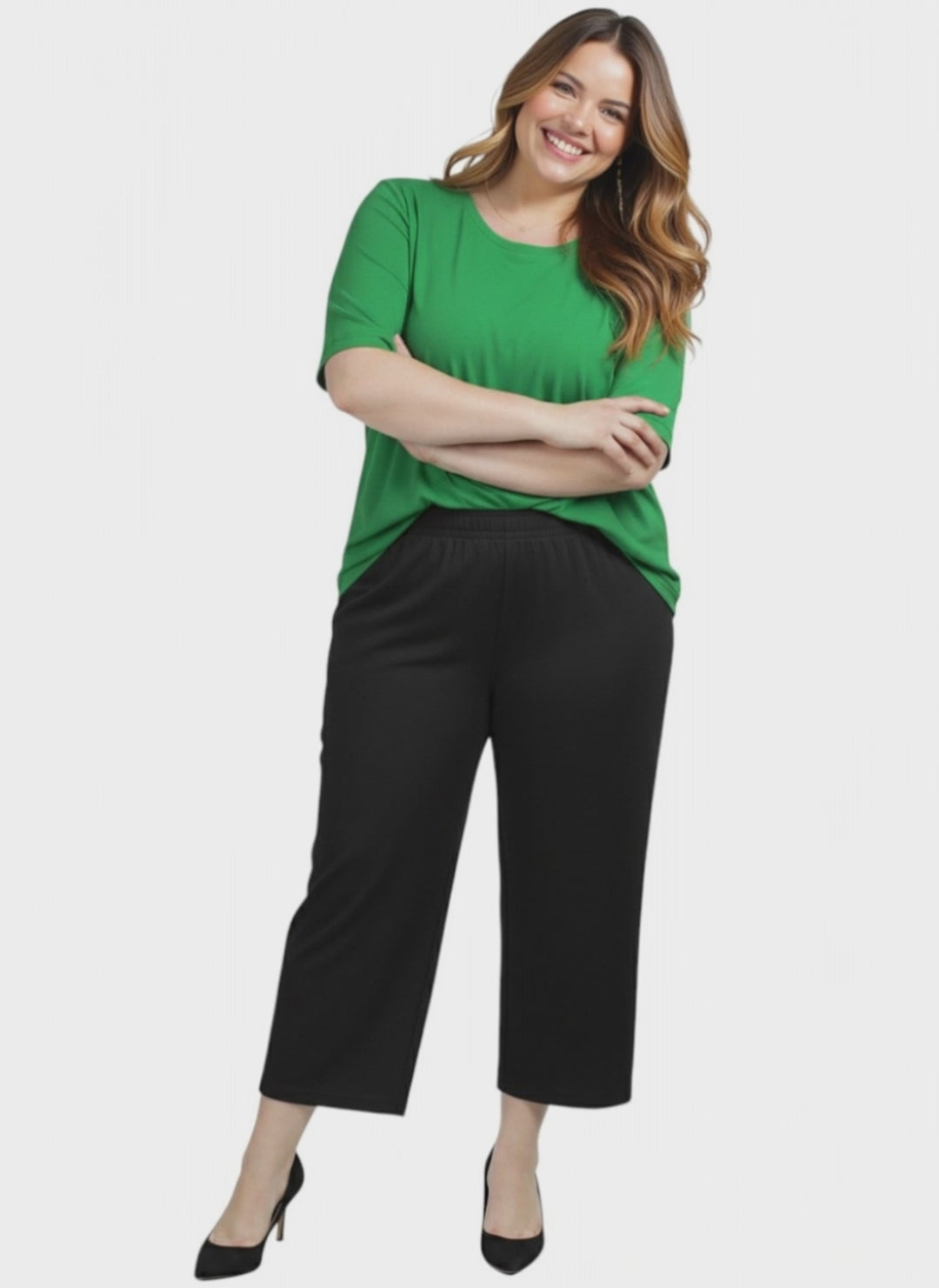 Women's Plus Size Everyday Tee - Green - Cotton Spandex, featuring a comfort-fit and side splits, from Dale and Wateres size 16-50.